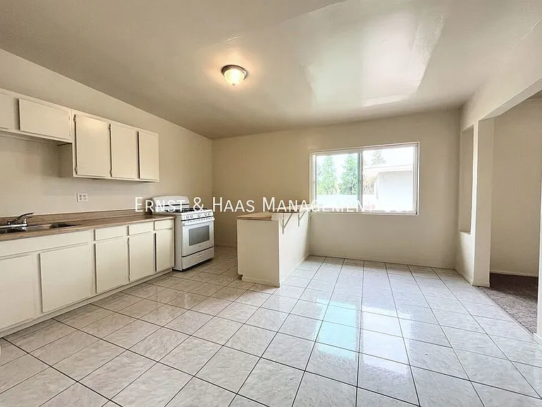 2921 E Artesia Blvd #9 — Photo 4