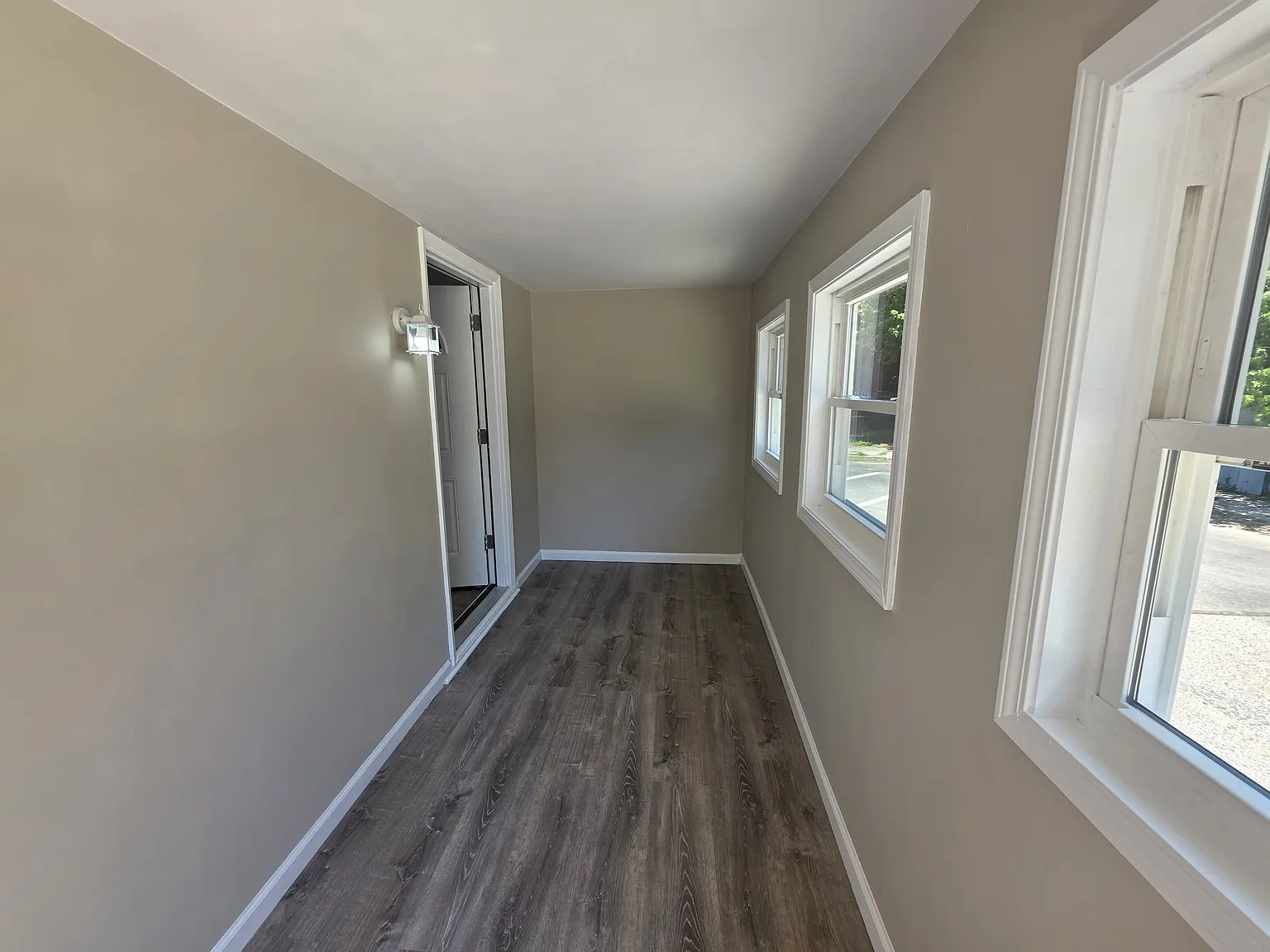 3 bed, 864 sqft, $1,500 — Photo 3