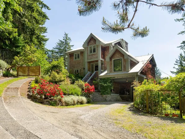 342 Creek Rd, Bowen Island, BC V0N 1G1