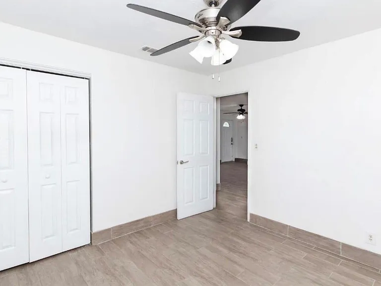 1398 SW 47th Ter — Photo 8