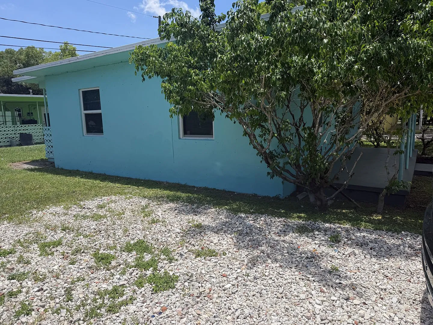 Freshly rehabbed, centrally located 2/1! — Photo 3