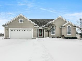 1838 Pheasant Ridge Dr, Dorr, MI 49323