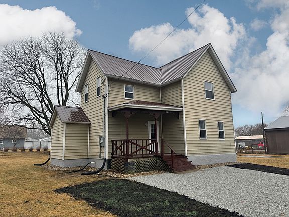 2nd image of 207 E Maple St