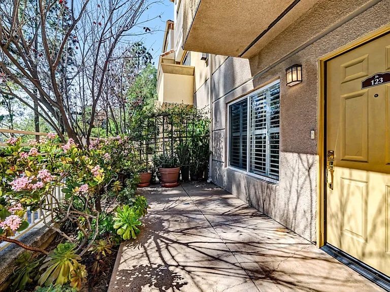 5200 Premiere Hills Cir #123 — Photo 1