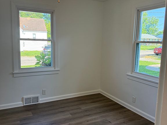 4th image of 8323 Saint Clair Ave