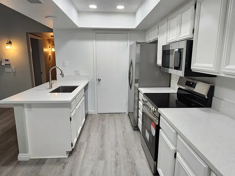 774 E Morningside Dr — Photo 5