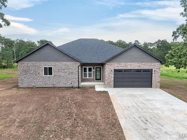 26780 Ontario Dr, Lebanon, MO 65536