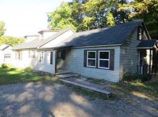 7 Howland Ave, Rhinecliff, NY 12574