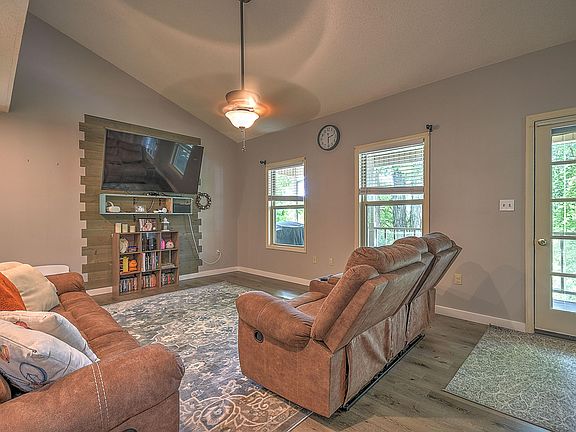5th image of 4406 Willmary Dr