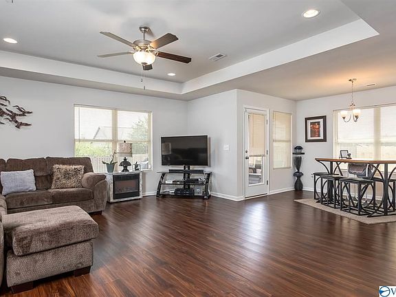 3rd image of 7301 Milas Way SE