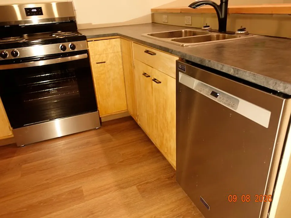 2 bed, 900 sqft, $1,095 — Photo 3