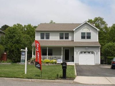 43 Emener Ave, East Moriches, NY, 11940