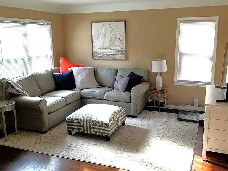 521 N Rembrandt Ave — Photo 11