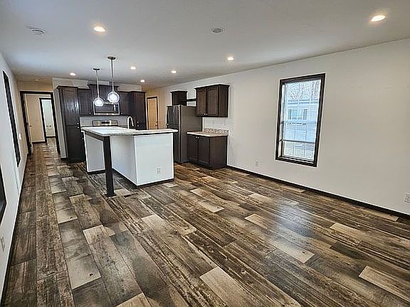 3rd image of 900 S Tabor Pl