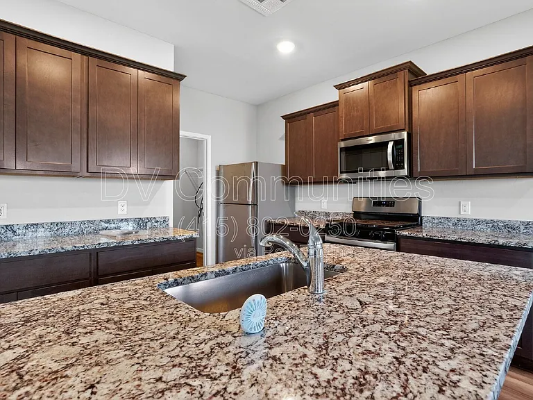 1712 Amaranth Ln — Photo 15