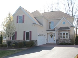 28 Pond Bridge Way, East Rochester, NY 14445