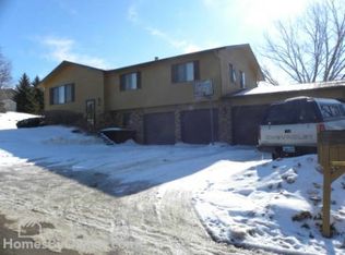 1107 Glacial Dr, Minot, ND 58703