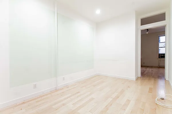 Rented by EXR | media 12