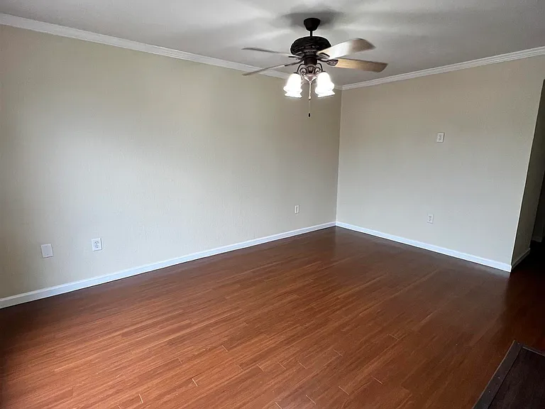 10306 W Winston Ave #1 — Photo 5