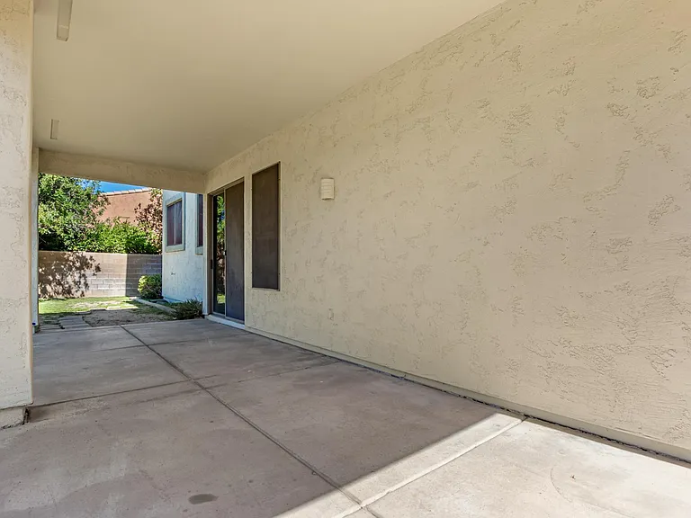 504 N Swallow Ln — Photo 39