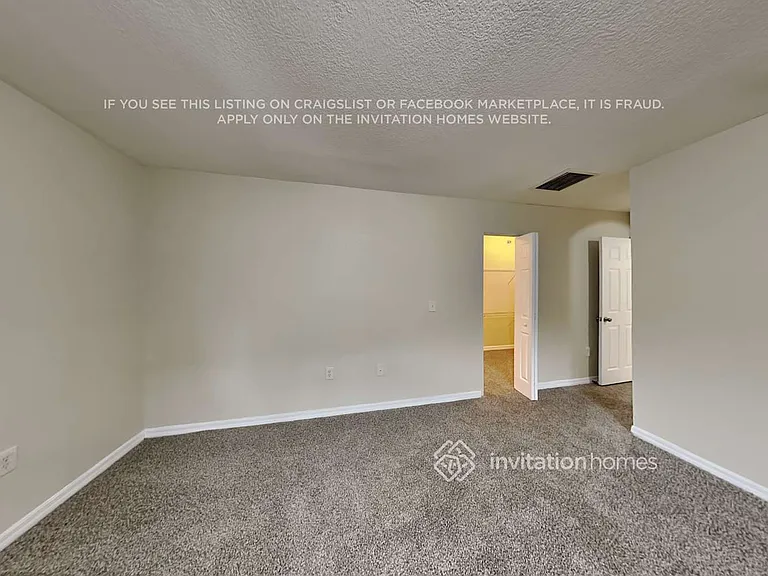 3746 NW 201st Ter — Photo 9