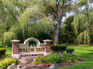 22266 Civic Center Dr APT 306, Southfield, MI 48033