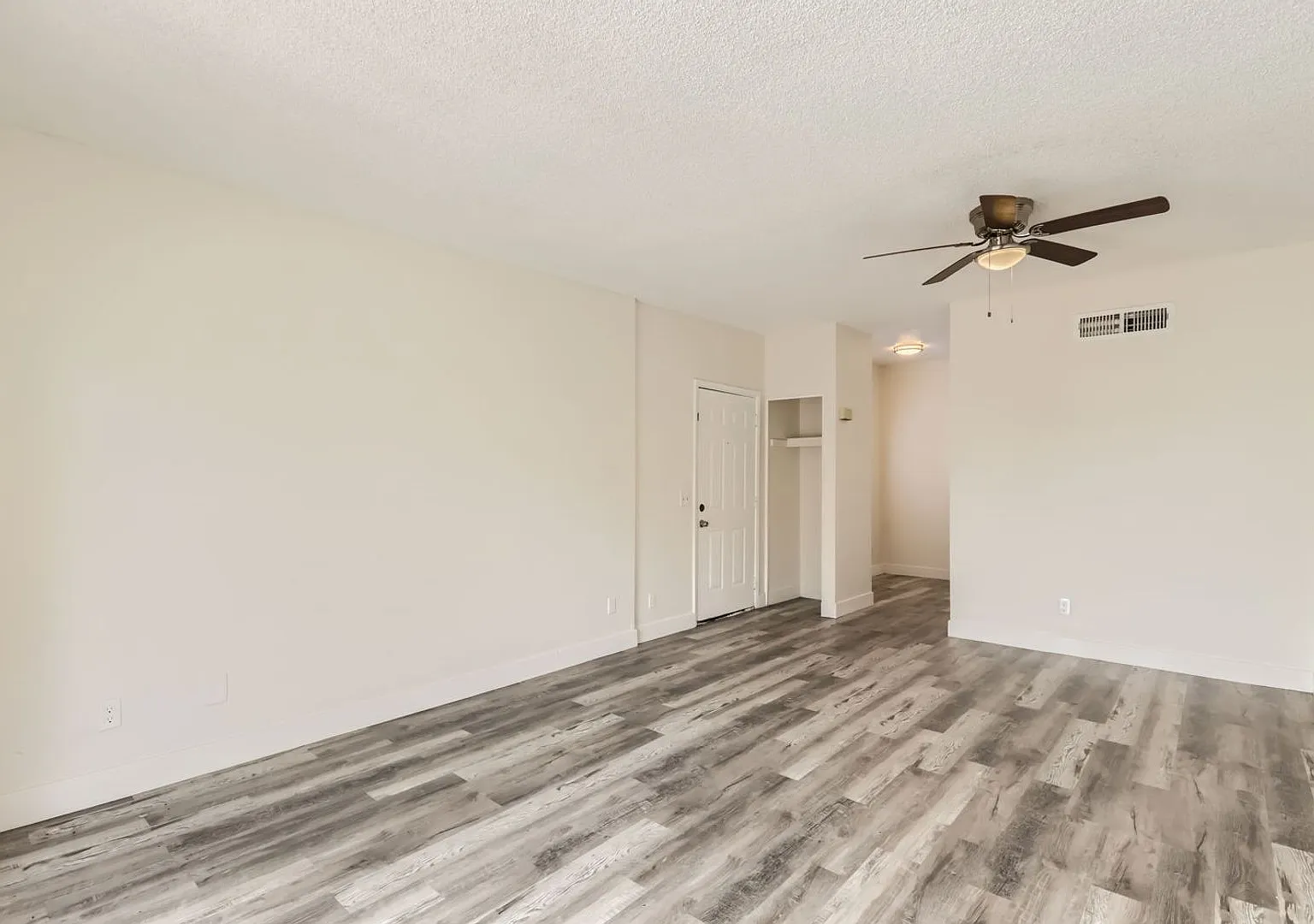 #1031-2826 Le Marche LLC — Photo 3