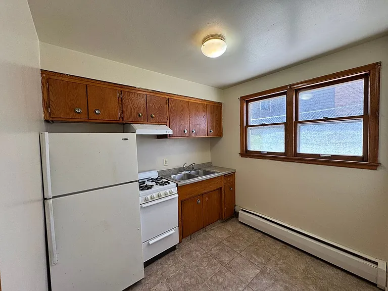 616 Ivy Ave E — Photo 17