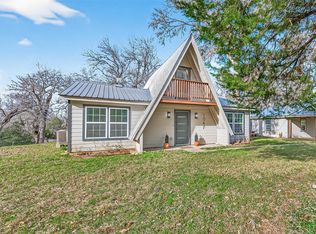 1047 Dungens Mill Rd, Columbus, TX 78934