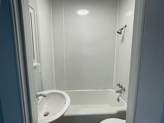 3rd image of 203 6th Ave Unit B