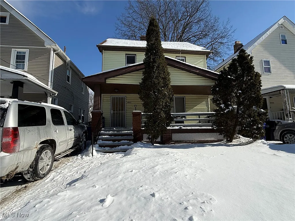 3521 W 129th St photo 1