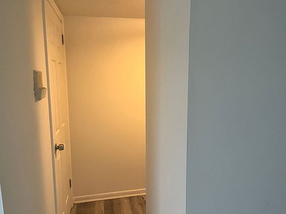 4th image of 1319 Walnut Ave NE #6