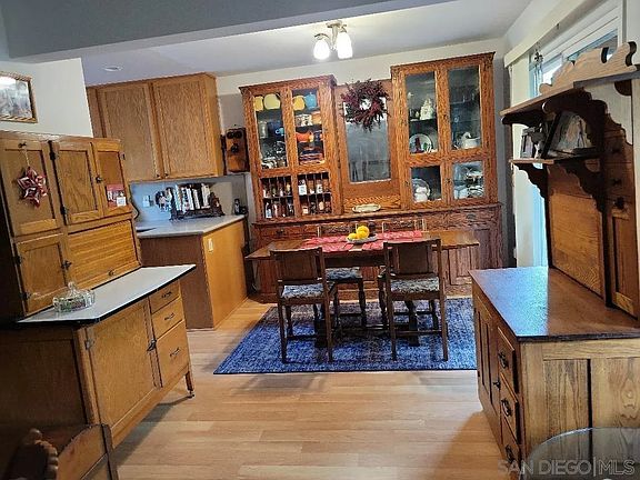 4th image of 9881 Aldergrove Ln