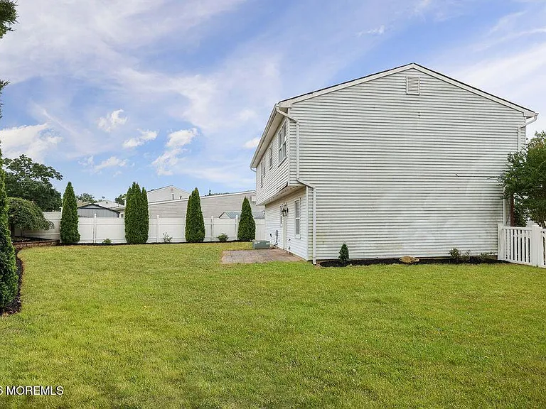 17 Wisteria Pl — Photo 19