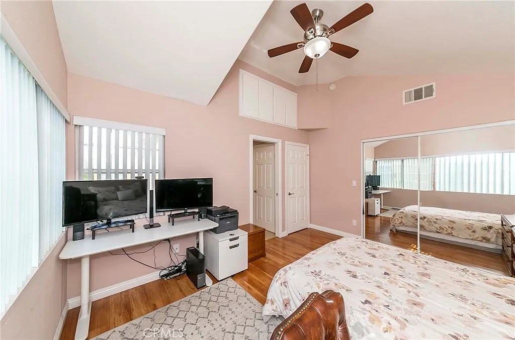 2 bed, 1006 sqft, $3,000 — Photo 4