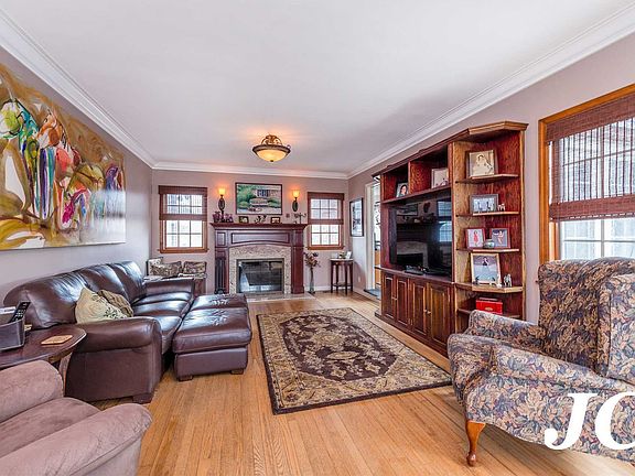 4th image of 210 Washington Blvd