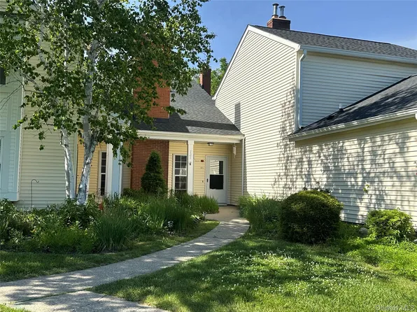 121 Villagegreen Ct, Warwick, NY 10990