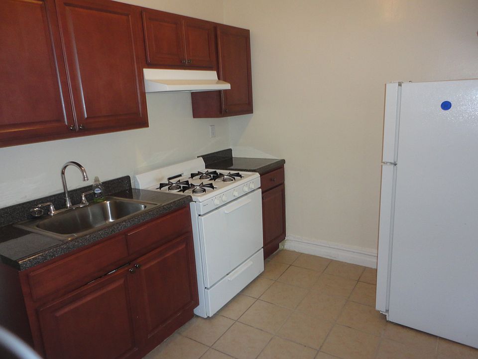 2nd image of 59 Logan St APT C1