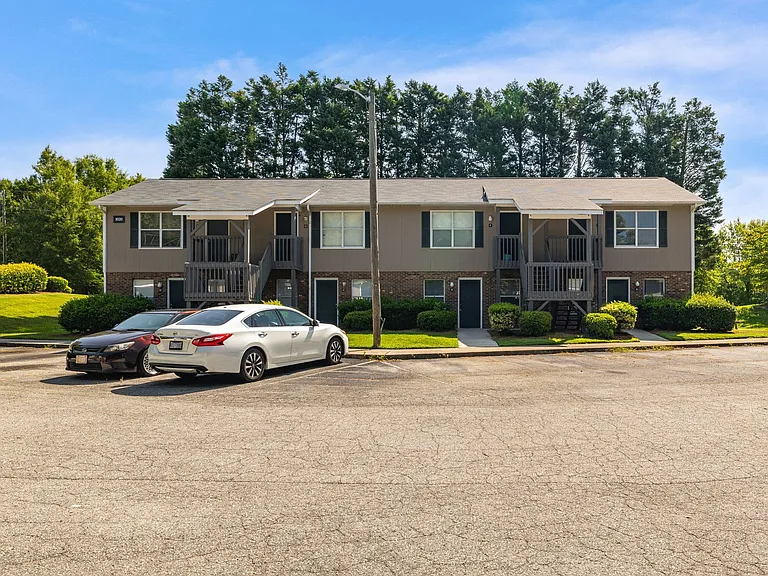 Millbrook Apartments — Photo 9
