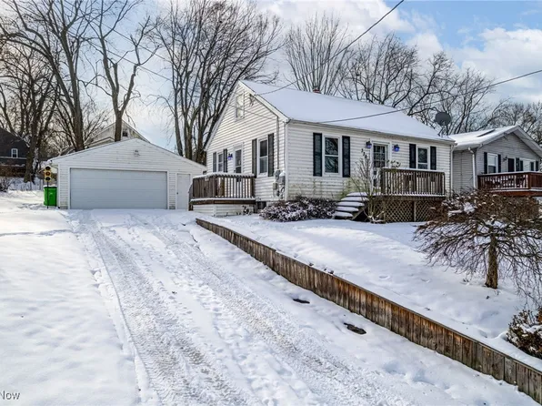 332 Lincoln Ave, Barberton, OH 44203