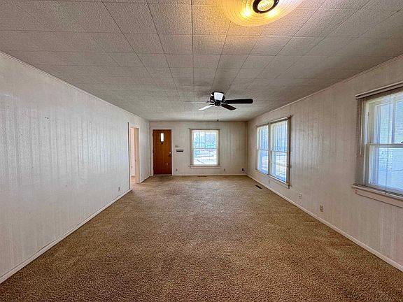 4th image of 816 W 3rd Ave
