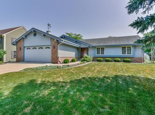 1001 E Mary Ln, Oak Creek, WI 53154