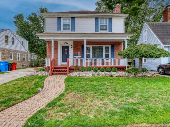 15764 Deerfield Ave, Eastpointe, MI 48021
