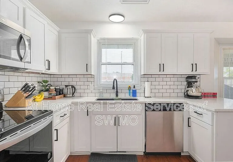 1539 W Rockwood Ct — Photo 8