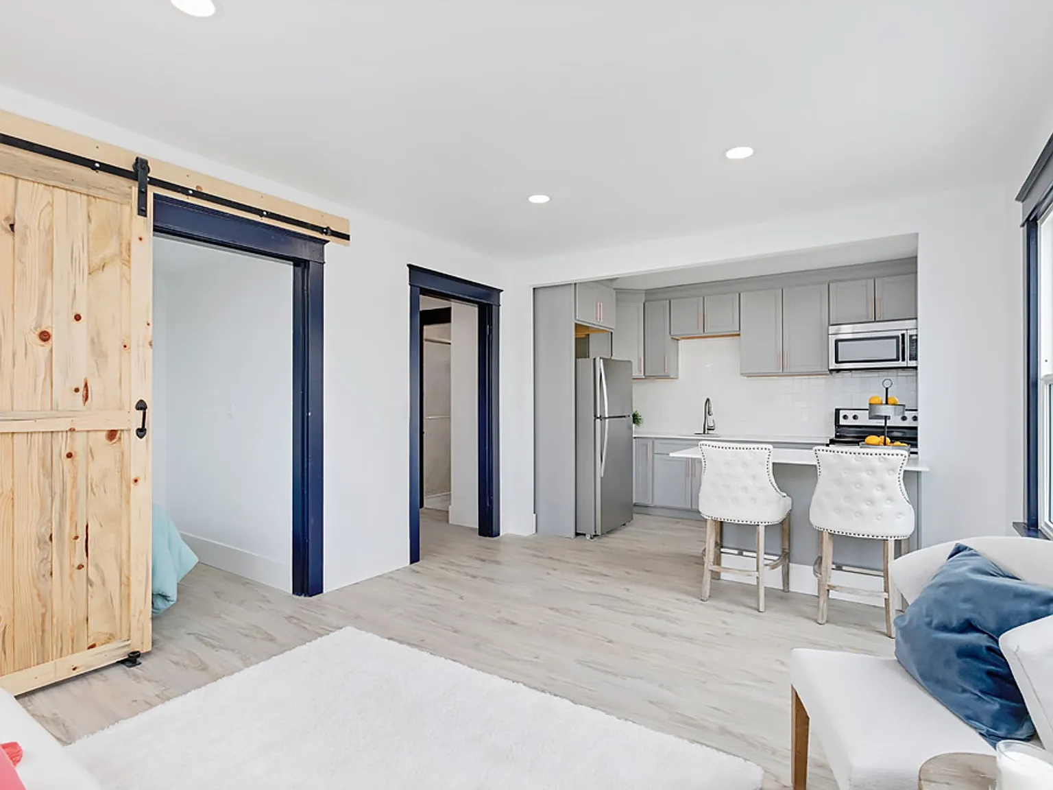 Maple Apartments — Photo 2