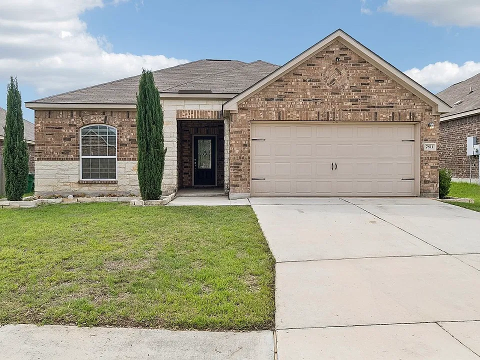 7811 Creekshore Cv
