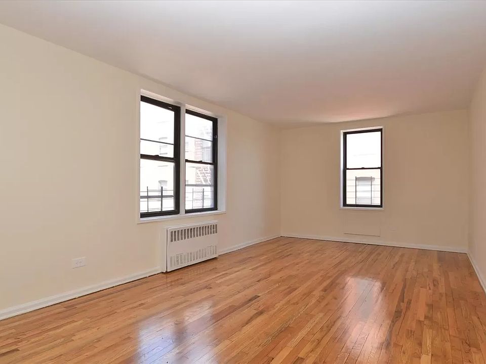 1st image of 10-40 Neilson St #4B