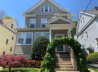 18 Pelhamside Dr, New Rochelle, NY 10801