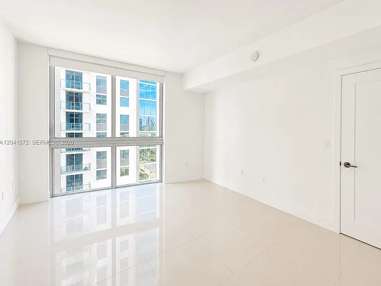 1010 SW 2nd Ave #1504 — Photo 8