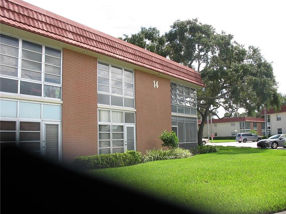 1st image of 14 Vista Palm Ln
